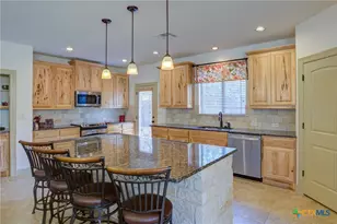 1212 Gruene Valley Cir, New Braunfels, TX 78130 - Photo 6