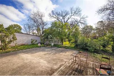 633 S Castell Avenue, New Braunfels, TX 78130 - Photo 36