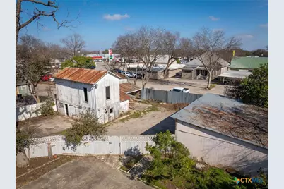 633 S Castell Avenue, New Braunfels, TX 78130 - Photo 46