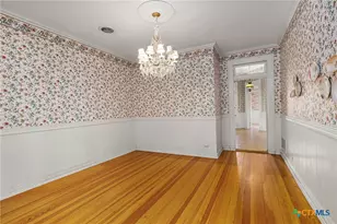 633 S Castell Ave, New Braunfels, TX 78130 - Photo 30