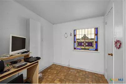 633 S Castell Avenue, New Braunfels, TX 78130 - Photo 24