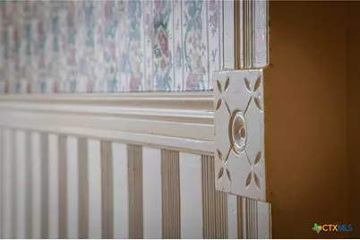 633 S Castell Avenue, New Braunfels, TX 78130 - Photo 32