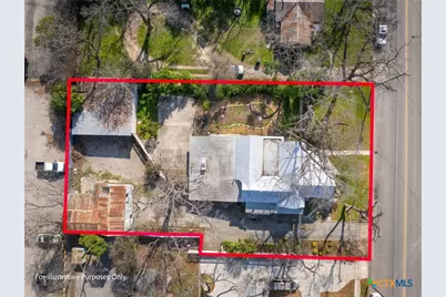 633 S Castell Avenue, New Braunfels, TX 78130 - Photo 2