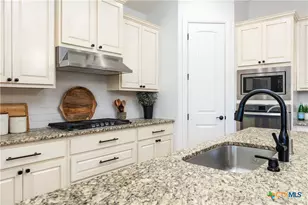 2610 Lions Den, New Braunfels, TX 78132 - Photo 10