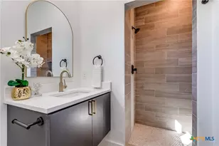 126 E Lachapelle, San Antonio, TX 78204 - Photo 18