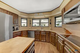 200 Brisco Rd, Marion, TX 78124 - Photo 10