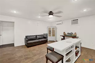 149 County Rd 256, Floresville, TX 78114 - Photo 32