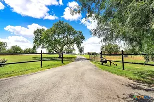 149 County Rd 256, Floresville, TX 78114 - Photo 6
