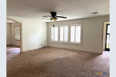 311 E Putnam, Ganado, TX 77962 - Photo 2