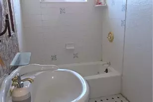 213 S Ocean Dr, Port Lavaca, TX 77979 - Photo 12