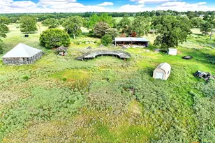 2802 County Rd 434, Stockdale, TX 78160 - Photo 6