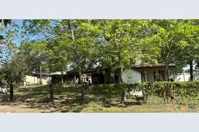 458 Loop 105, Cuero, TX 77954 - Photo 4