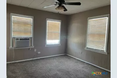 208 Sample Street, Edna, TX 77957 - Photo 8