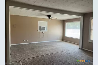 208 Sample Street, Edna, TX 77957 - Photo 4