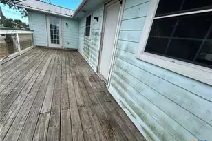 50 N Vivian Stevens St, Port Lavaca, TX 77979 - Photo 2