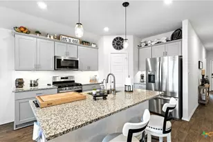 1741 James St, New Braunfels, TX 78130 - Photo 6