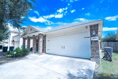 919 Karah Street, New Braunfels, TX 78130 - Photo 2