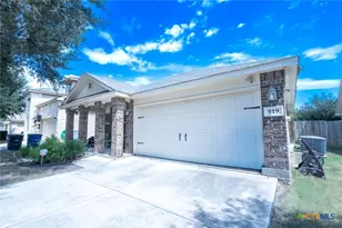 919 Karah St, New Braunfels, TX 78130 - Photo 2