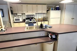 406 W Denver Ave, Seadrift, TX 77983 - Photo 14