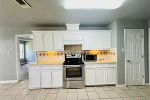 308 Woods Dr, Gatesville, TX 76528 - Photo 6