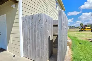 1588 W Bayshore Dr, Palacios, TX 77465 - Photo 46