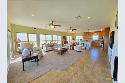1588 W Bayshore Drive, Palacios, TX 77465 - Photo 10