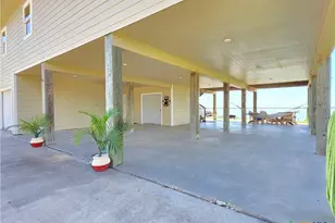 1588 W Bayshore Dr, Palacios, TX 77465 - Photo 6