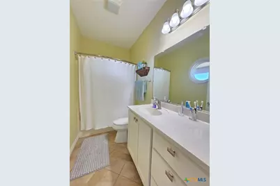 1588 W Bayshore Drive, Palacios, TX 77465 - Photo 24