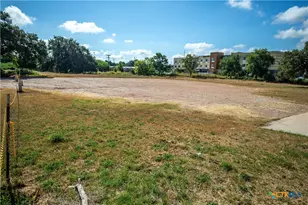 2125 N Esplanade St, Cuero, TX 77954 - Photo 16