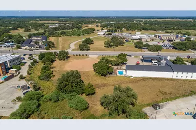 2125 N Esplanade Street, Cuero, TX 77954 - Photo 6