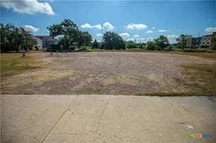 2125 N Esplanade St, Cuero, TX 77954 - Photo 12