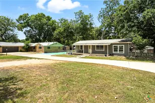 683 & 695 Albert St, New Braunfels, TX 78130 - Photo 2