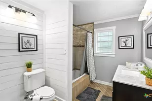 683 & 695 Albert St, New Braunfels, TX 78130 - Photo 14