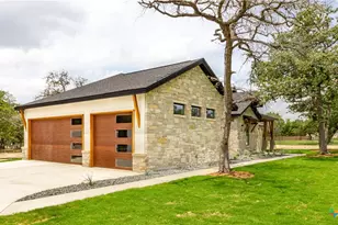 205 Timber Pl, La Vernia, TX 78121 - Photo 4