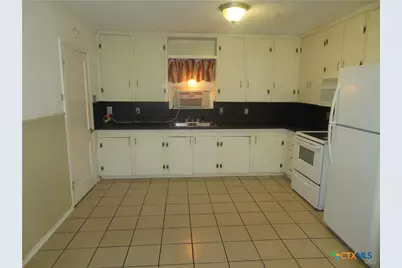 110 Sandra, Edna, TX 77957 - Photo 14