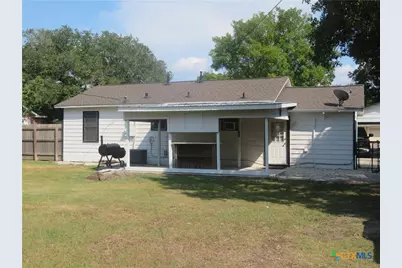 110 Sandra, Edna, TX 77957 - Photo 10
