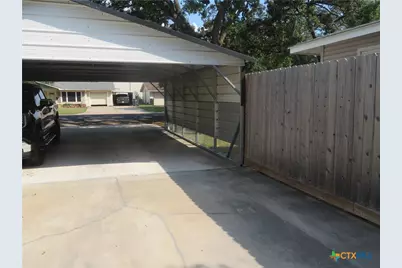 110 Sandra, Edna, TX 77957 - Photo 32