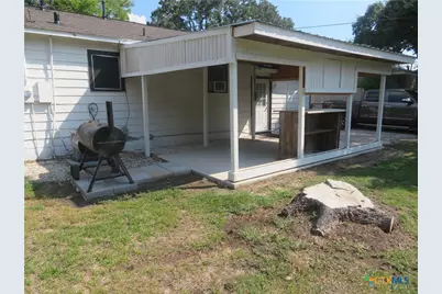 110 Sandra, Edna, TX 77957 - Photo 12