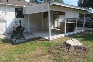 110 Sandra, Edna, TX 77957 - Photo 12