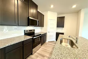 433 Panther Pass, Seguin, TX 78155 - Photo 8