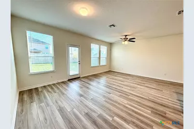 433 Panther Pass, Seguin, TX 78155 - Photo 12