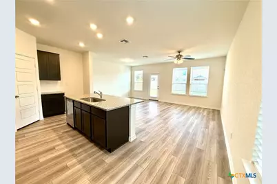 433 Panther Pass, Seguin, TX 78155 - Photo 14