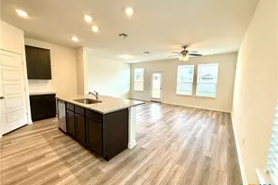 433 Panther Pass, Seguin, TX 78155 - Photo 14