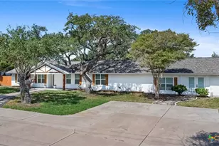 1219 S Church St, Rockport, TX 78382 - Photo 4