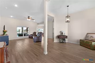 101 Hillside Ln, Lampasas, TX 76550 - Photo 12