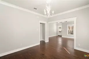 486 E South St, New Braunfels, TX 78130 - Photo 12