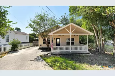 486 E South Street, New Braunfels, TX 78130 - Photo 1