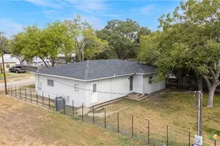 504 N Arnim, Moulton, TX 77975 - Photo 4