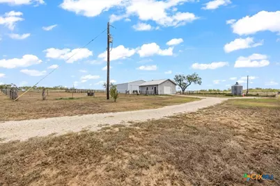475 County Road 240, Gonzales, TX 78629 - Photo 40