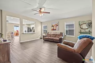 342 N Kowald Ln, New Braunfels, TX 78130 - Photo 2